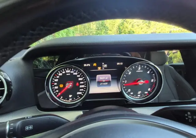 MERCEDES-BENZ Klasa E 220 d Business Edition 9G-TRONIC