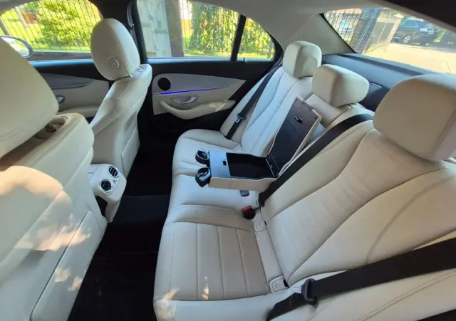 MERCEDES-BENZ Klasa E 220 d Business Edition 9G-TRONIC