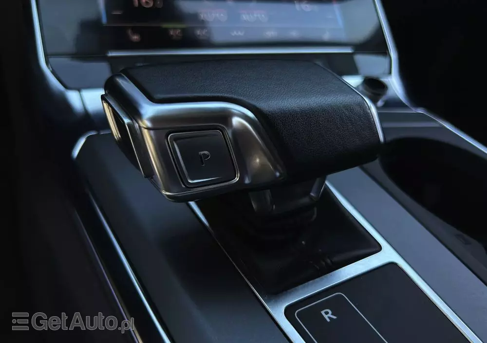 AUDI A6 Avant 40 TDI S tronic