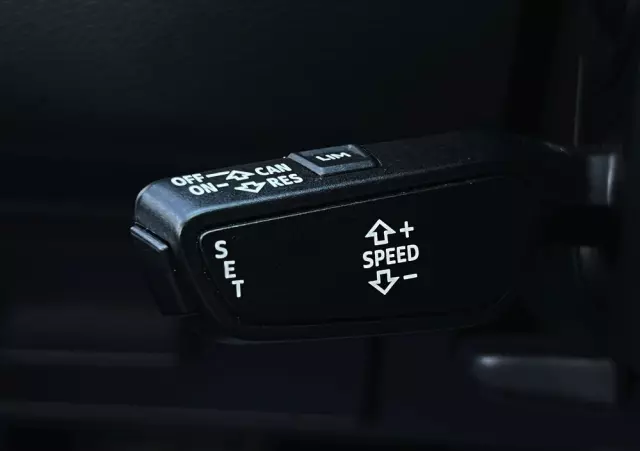 AUDI A6 Avant 40 TDI S tronic