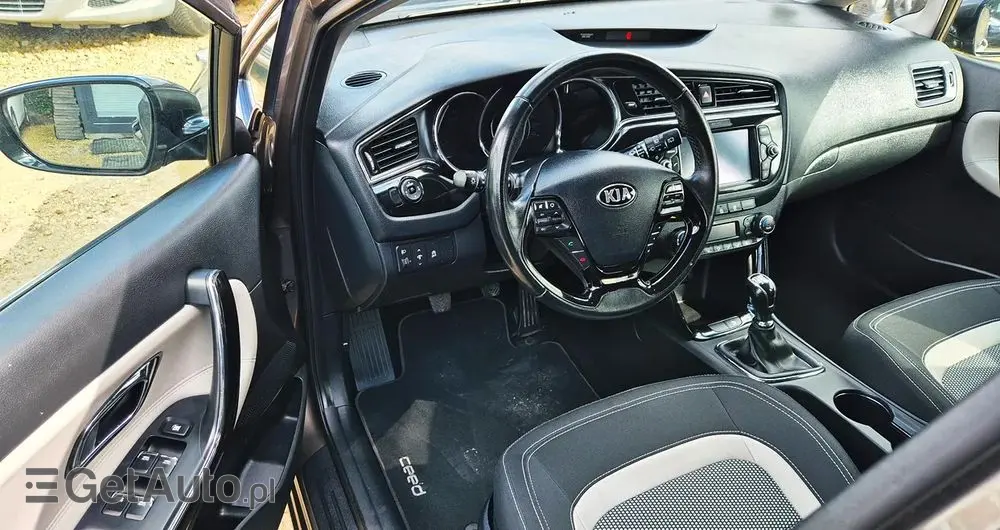 KIA Ceed 1.6 GDI ISG SW Platinum Edition