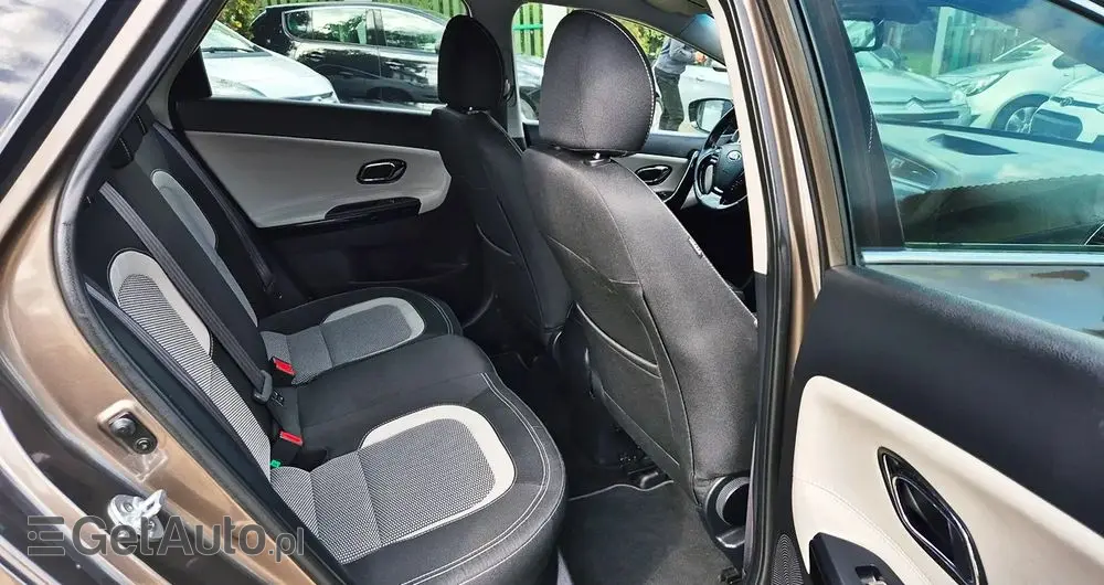 KIA Ceed 1.6 GDI ISG SW Platinum Edition