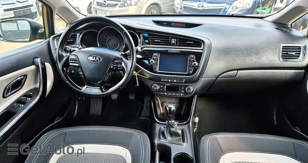 KIA Ceed 1.6 GDI ISG SW Platinum Edition