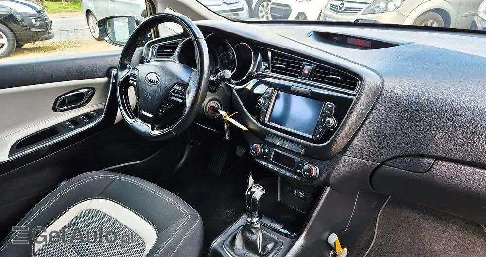 KIA Ceed 1.6 GDI ISG SW Platinum Edition