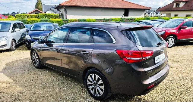 KIA Ceed 1.6 GDI ISG SW Platinum Edition