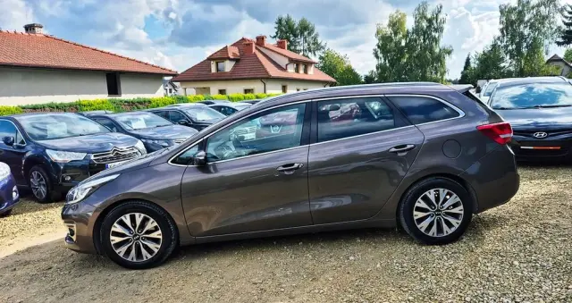KIA Ceed 1.6 GDI ISG SW Platinum Edition