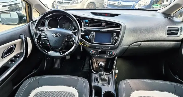 KIA Ceed 1.6 GDI ISG SW Platinum Edition