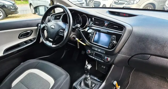 KIA Ceed 1.6 GDI ISG SW Platinum Edition