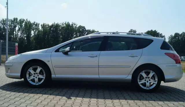 PEUGEOT 407 