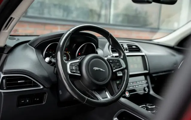 JAGUAR F-Pace 25d AWD Prestige