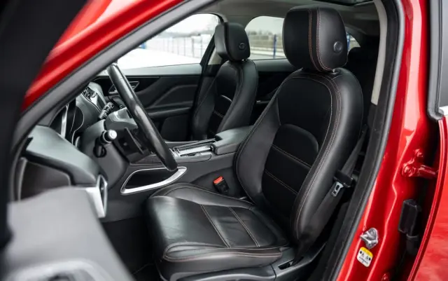 JAGUAR F-Pace 25d AWD Prestige