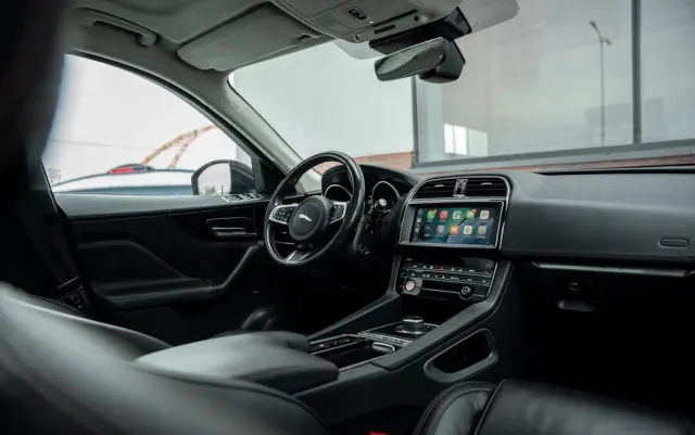 JAGUAR F-Pace 25d AWD Prestige
