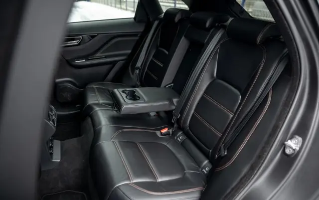 JAGUAR F-Pace 25d AWD Prestige