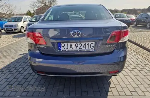 TOYOTA Avensis 