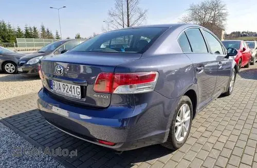 TOYOTA Avensis 