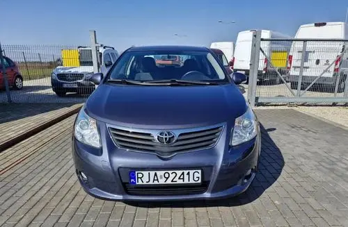 TOYOTA Avensis 