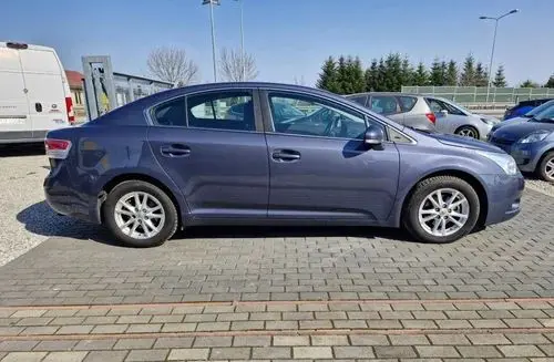 TOYOTA Avensis 