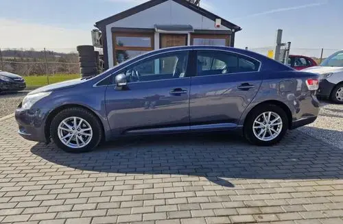TOYOTA Avensis 