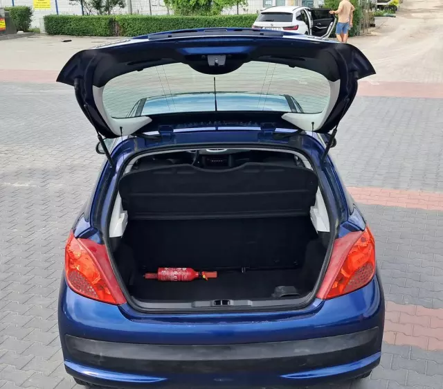 PEUGEOT 207 1.4 16V Trendy