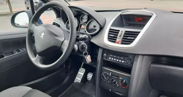 PEUGEOT 207 1.4 16V Trendy