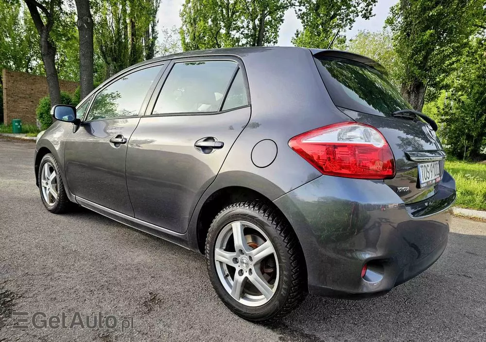 TOYOTA Auris 1.6 Sol