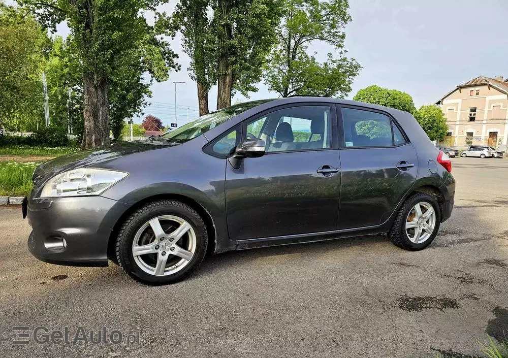 TOYOTA Auris 1.6 Sol