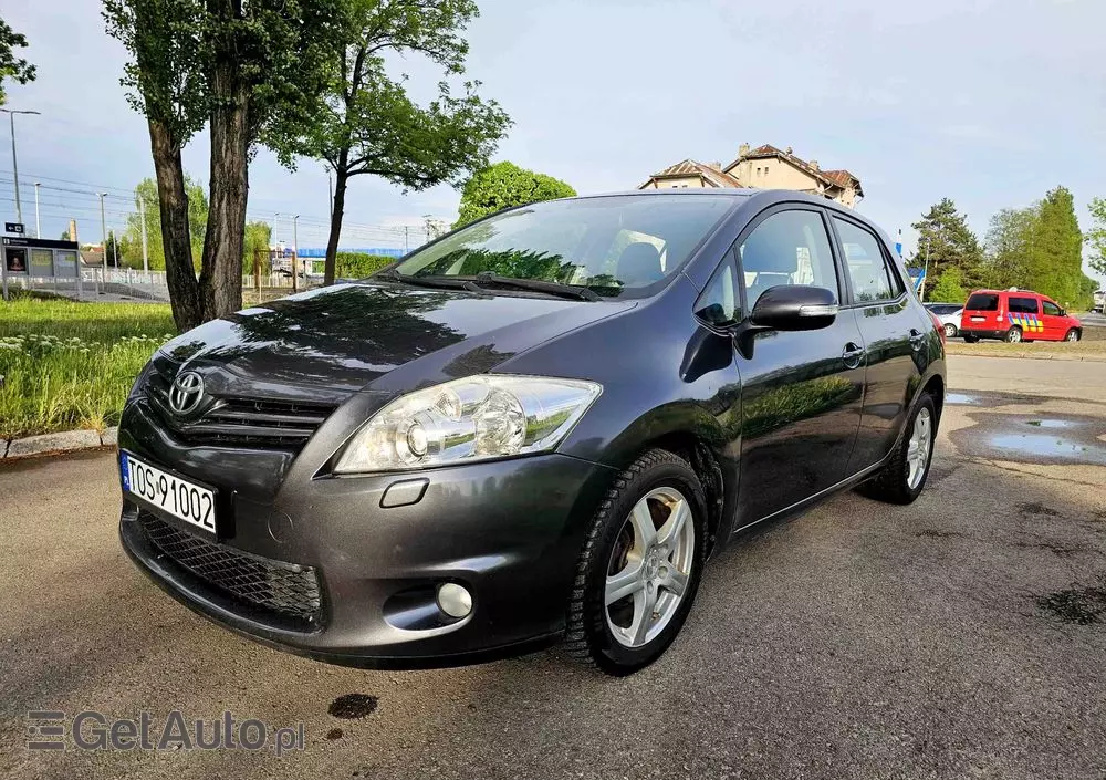 TOYOTA Auris 1.6 Sol