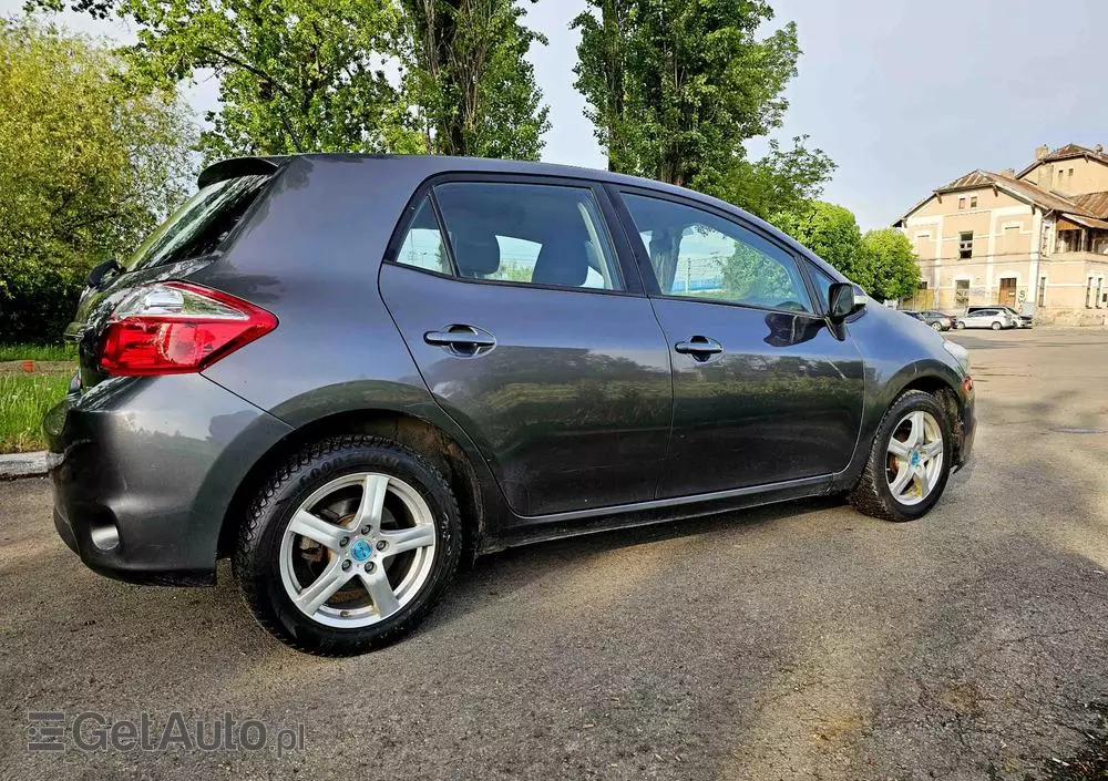 TOYOTA Auris 1.6 Sol