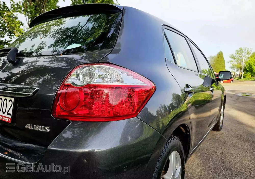 TOYOTA Auris 1.6 Sol