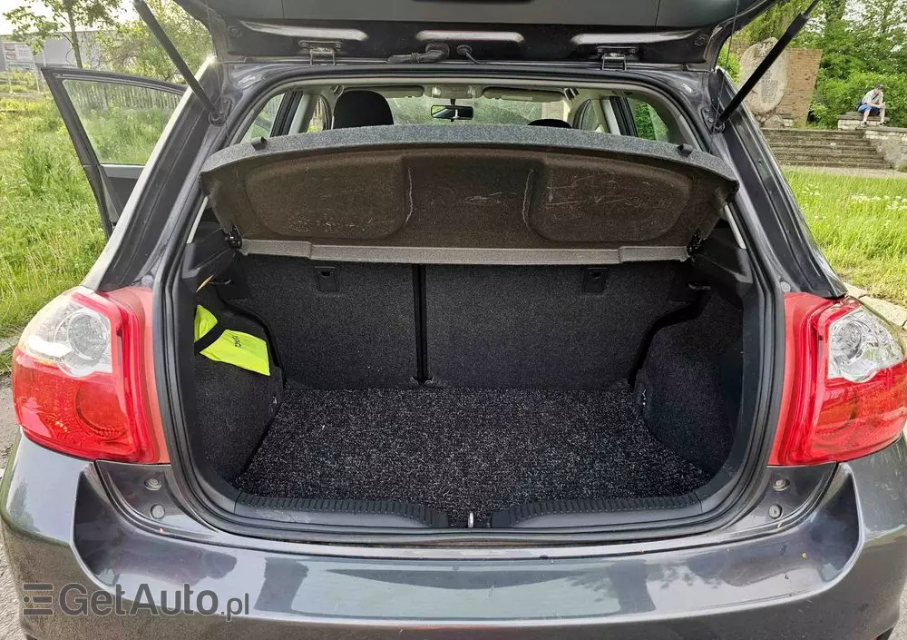 TOYOTA Auris 1.6 Sol