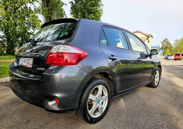 TOYOTA Auris 1.6 Sol