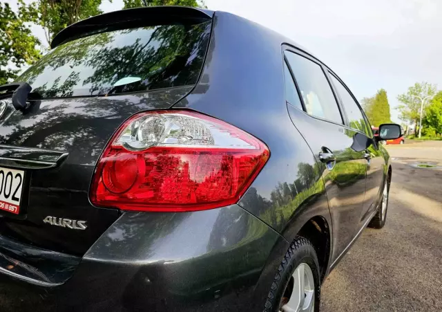 TOYOTA Auris 1.6 Sol