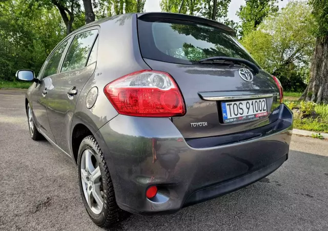 TOYOTA Auris 1.6 Sol
