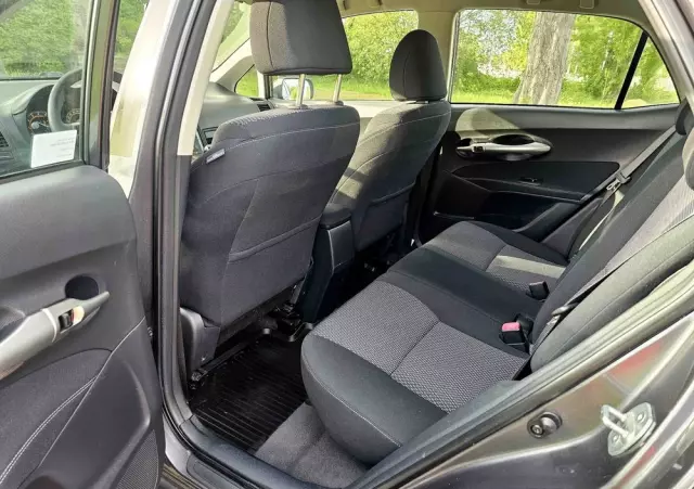 TOYOTA Auris 1.6 Sol