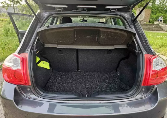 TOYOTA Auris 1.6 Sol