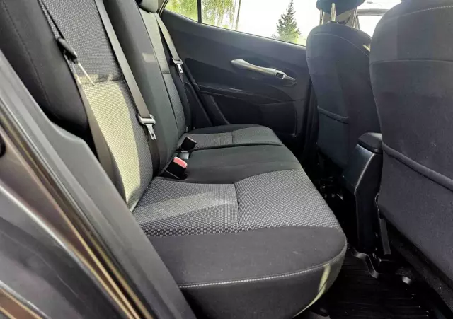 TOYOTA Auris 1.6 Sol