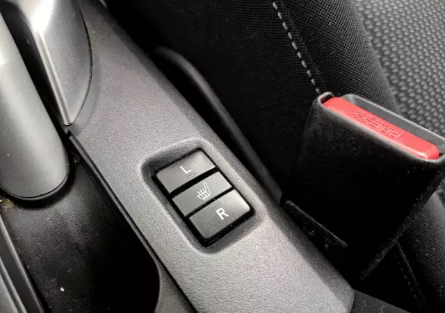 TOYOTA Auris 1.6 Sol