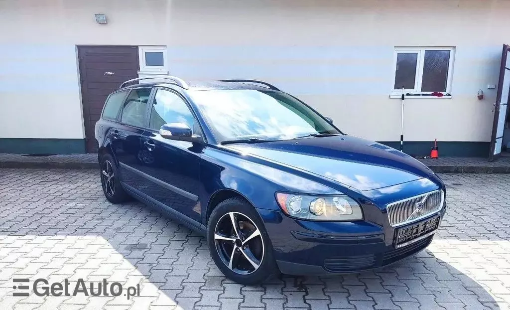 VOLVO V50 