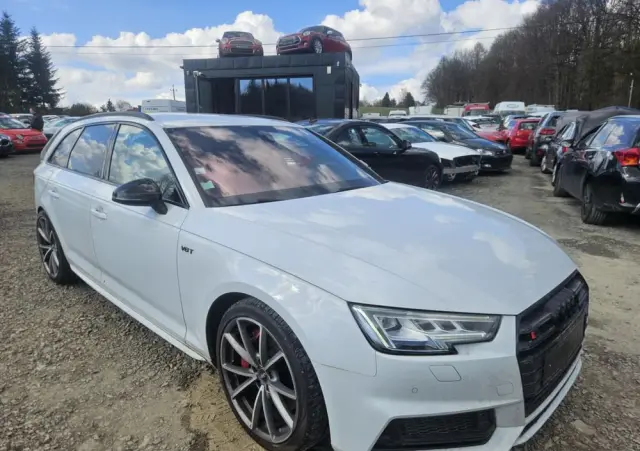 AUDI S4 Avant 3.0 TFSI quattro tiptronic