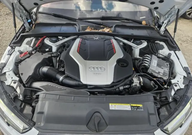 AUDI S4 Avant 3.0 TFSI quattro tiptronic