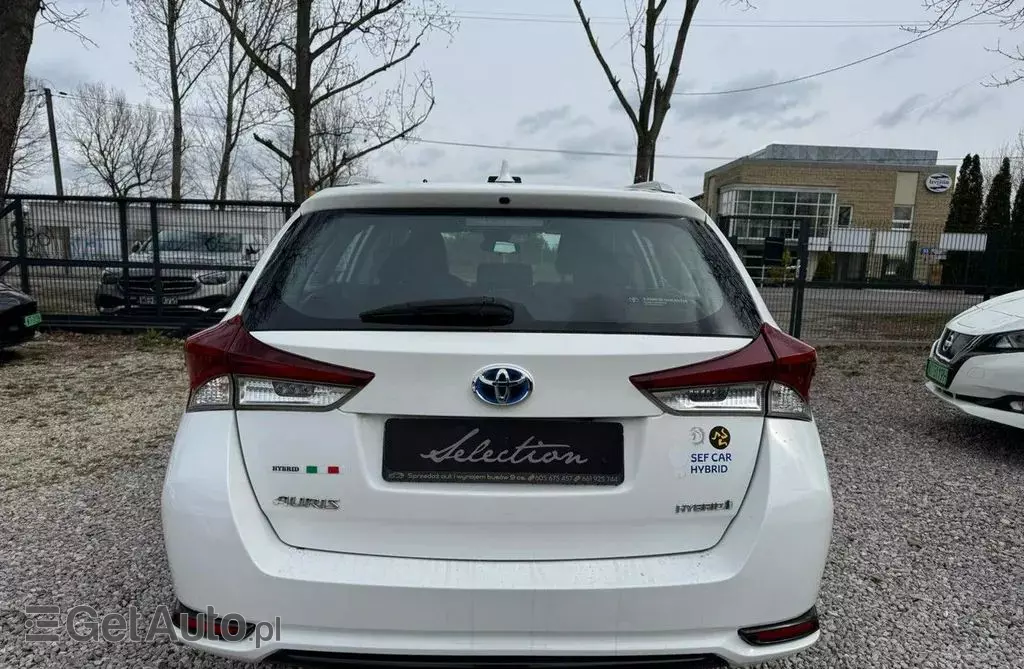 TOYOTA Auris 