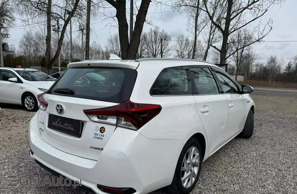 TOYOTA Auris 