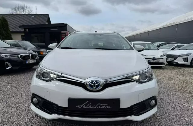 TOYOTA Auris 