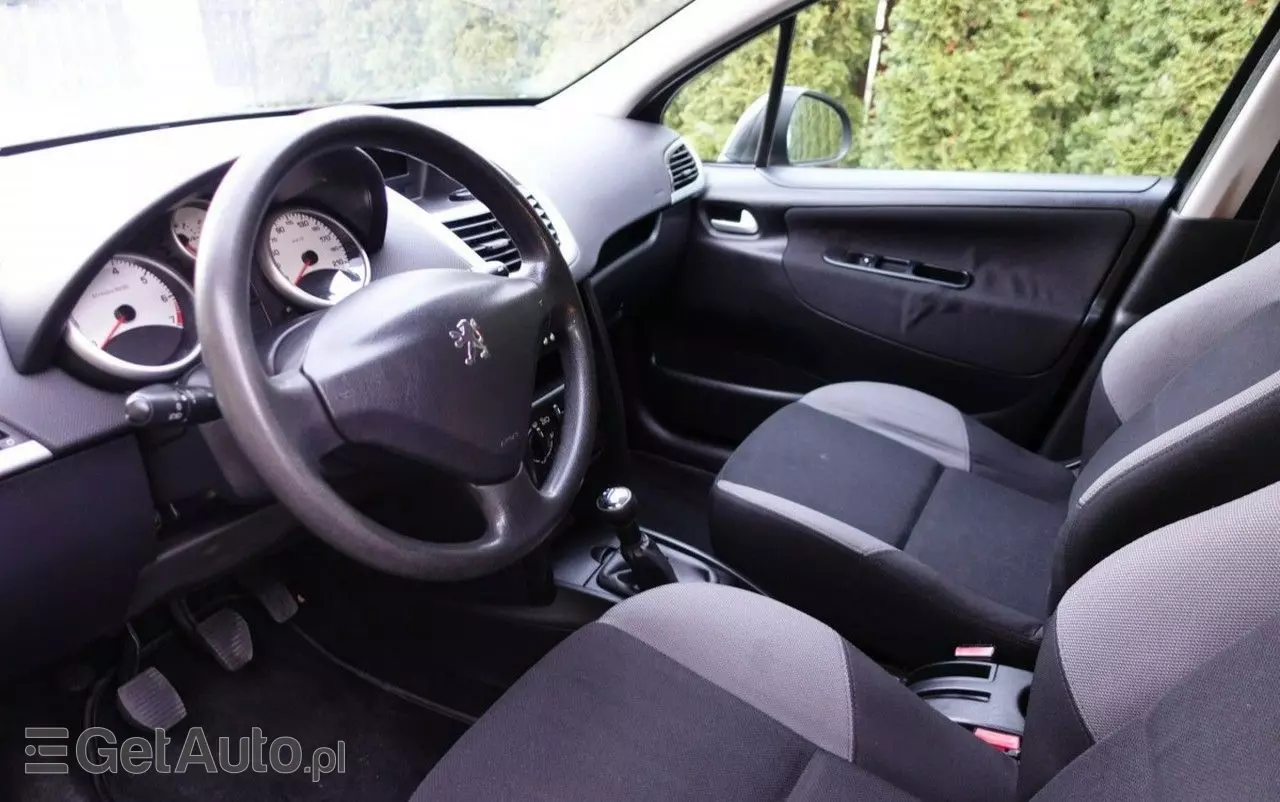PEUGEOT 207 