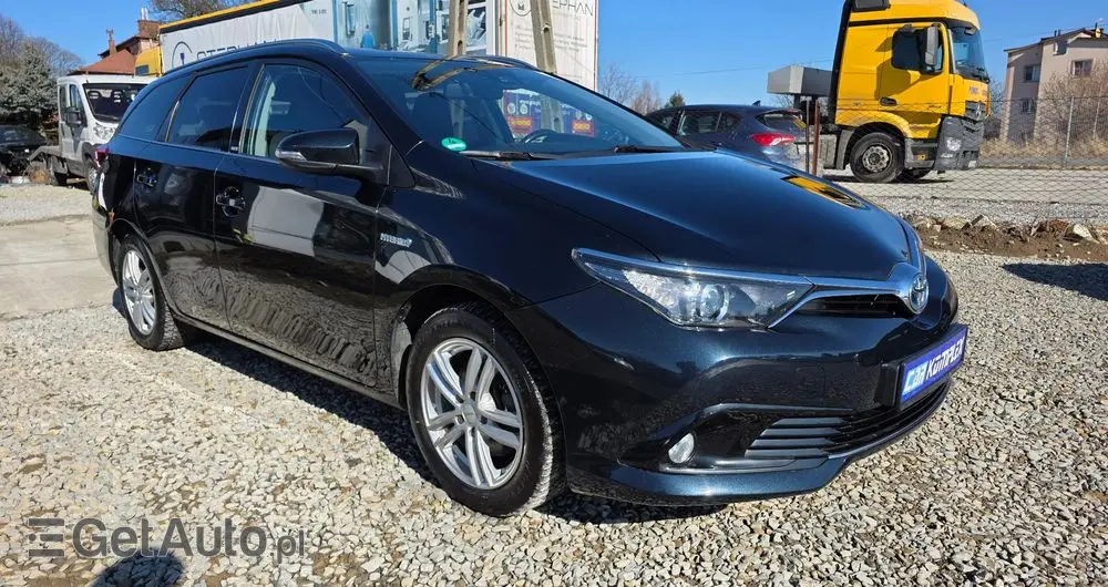 TOYOTA Auris 