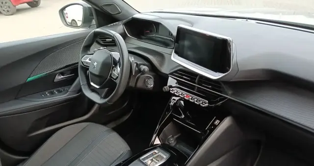 PEUGEOT 2008 1.5 BlueHDi Allure Pack S&S EAT8