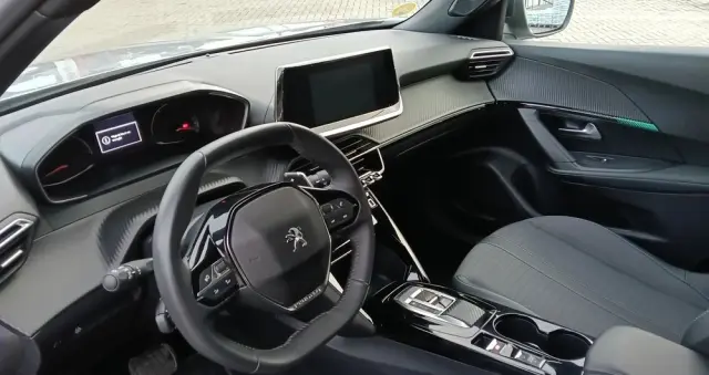 PEUGEOT 2008 1.5 BlueHDi Allure Pack S&S EAT8