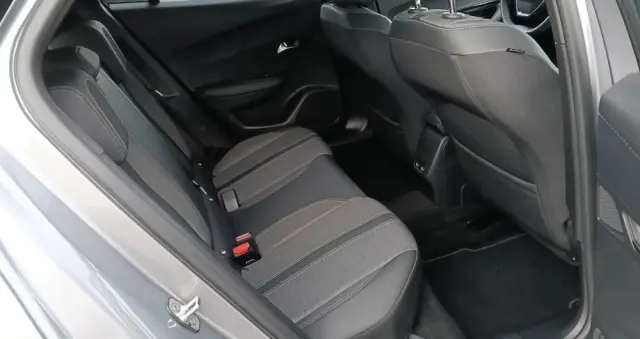 PEUGEOT 2008 1.5 BlueHDi Allure Pack S&S EAT8