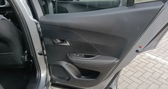 PEUGEOT 2008 1.5 BlueHDi Allure Pack S&S EAT8