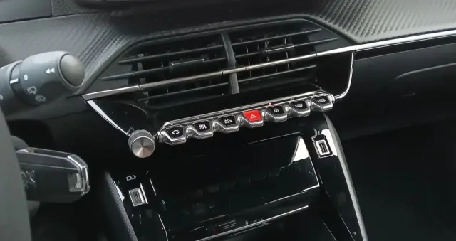 PEUGEOT 2008 1.5 BlueHDi Allure Pack S&S EAT8